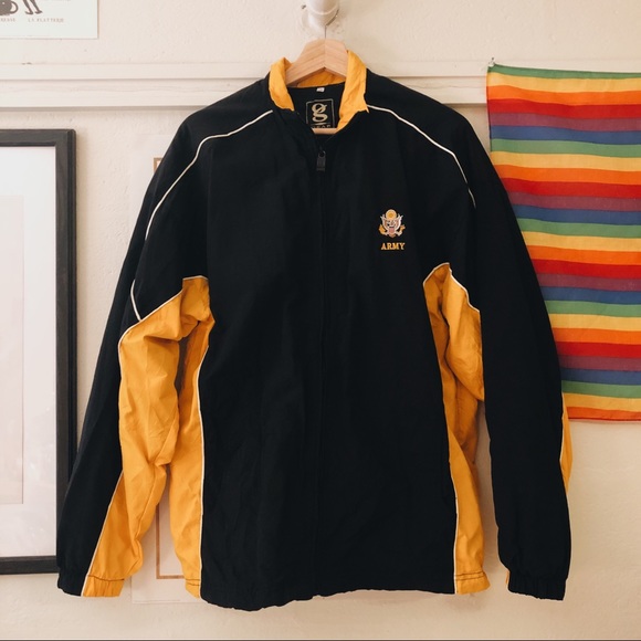 VINTAGE embroidered army windbreaker! - Picture 2 of 4